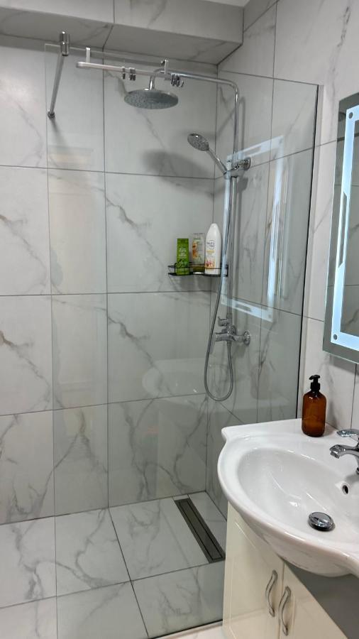 Johana Blloku Apartment In Amazing Location! Tirana Buitenkant foto